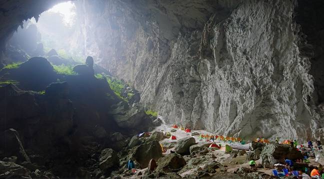 On pense que la grotte a entre deux et cinq millions d'années.  Crédit : Marlovski Media