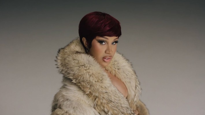 Cardi B est une fashion killa certifiée dans sa superbe nouvelle vidéo pour "Enough (Miami)"