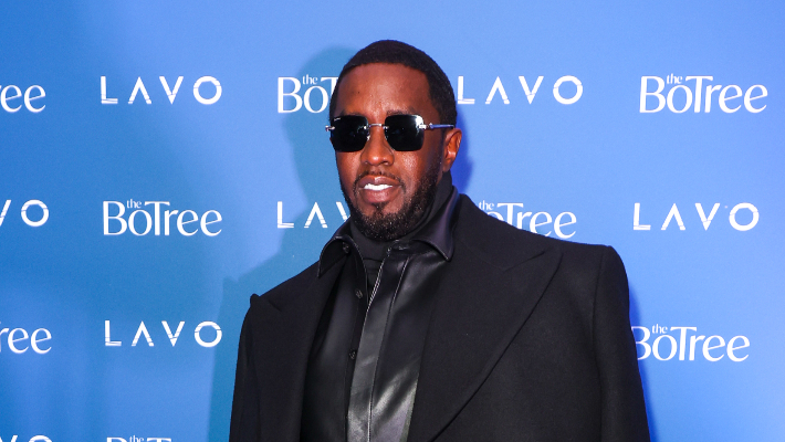 Diddy a-t-il fui le pays pour se rendre au Cap-Vert ?  (Ou Antigua ?)