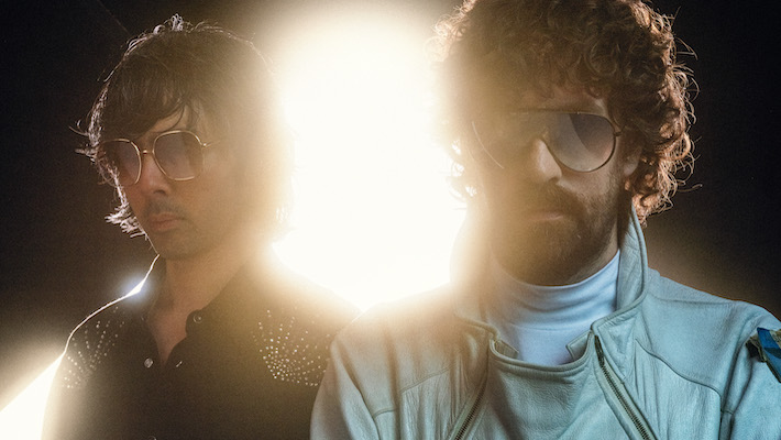 Justice a annoncé de nouvelles dates de tournée américaine « Justice: Live » et a révélé la tracklist complète de « Hyperdrama », y compris un single avec Miguel