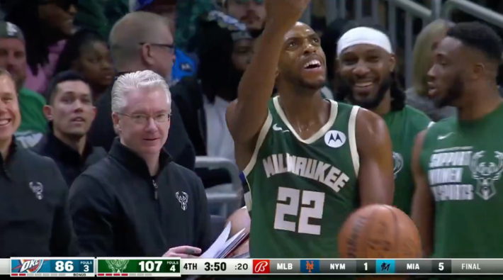 Khris Middleton a obtenu un triple-double après avoir supplié Doc Rivers de le laisser rester et marquer un point