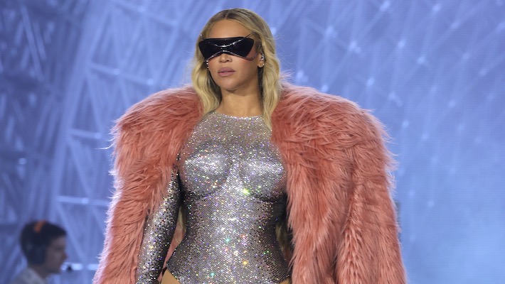 Lyft répond à la promotion « Cowboy Carter » d'Uber et offre au Beyhive une réduction de 50 % sur les trajets lors des soirées d'écoute