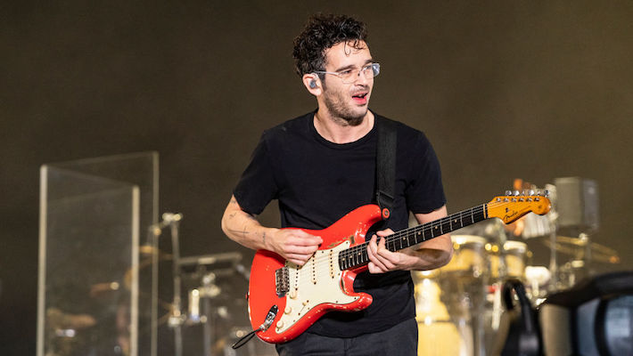 Matty Healy des années 1975 a offert à ses fans "Loads Of Crisps", une chanson solo relaxante au rythme hypnotique