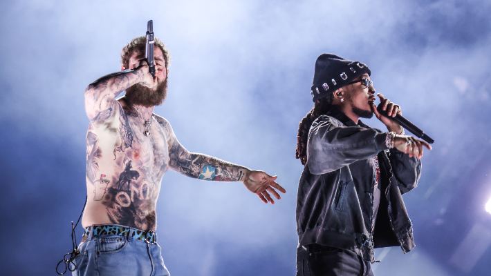Post Malone et Quavo ont offert à la foule californienne bruyante de 2024 une performance surprise de « Félicitations »