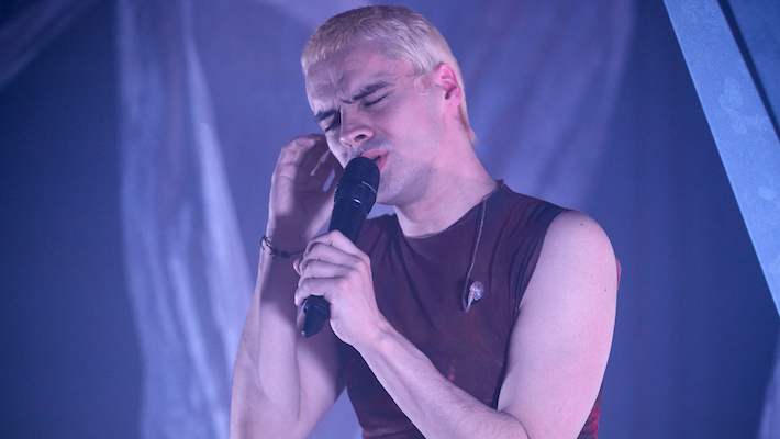 Sega Bodega sort le nouveau single mécanique "Elk Skin" de son prochain album "Dennis"