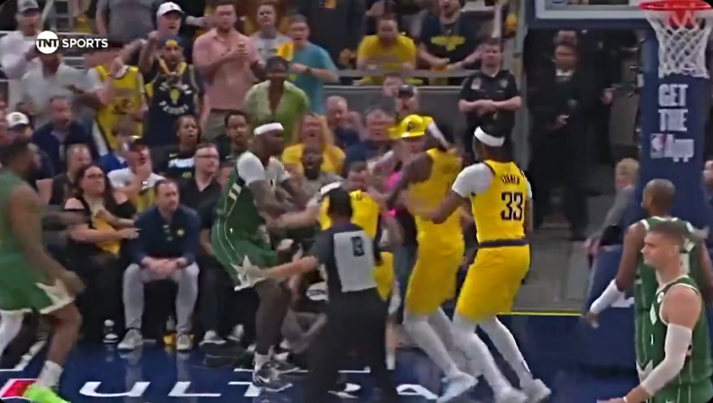 Bobby Portis a été expulsé après une dispute avec Andrew Nembhard