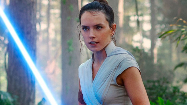 Daisy Ridley explique pourquoi elle revient dans le rôle de Rey dans un nouveau film "Star Wars" : "Personnellement, les choses ont changé"