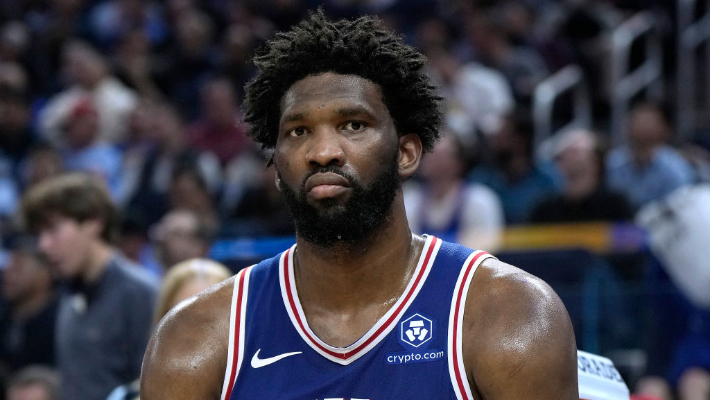 Joel Embiid a parlé de la paralysie de Bell