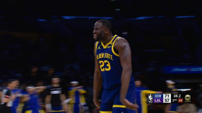 Kevin Harlan était totalement incrédule face à Draymond Green qui a réussi 5 tirs à trois en première mi-temps contre les Lakers