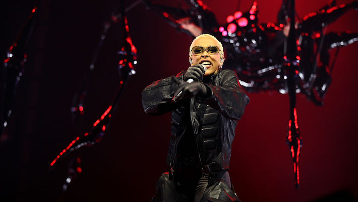 L'album de luxe "Scarlet" de Doja Cat a fuité, mais elle s'en fiche absolument et a expliqué pourquoi