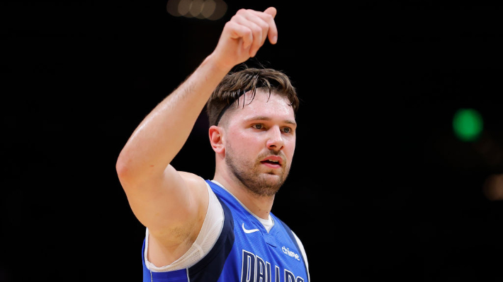 Luka Doncic s'est approché de JJ Redick et a crié « Charlotte Hornets ! »  Au milieu des rumeurs d’entraîneur