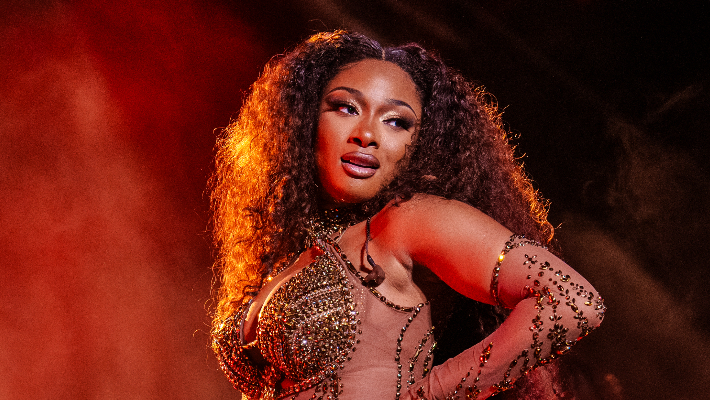 Megan Thee Stallion met en jeu son titre de «meilleur cul sur Instagram» avec un défi Open Twerk