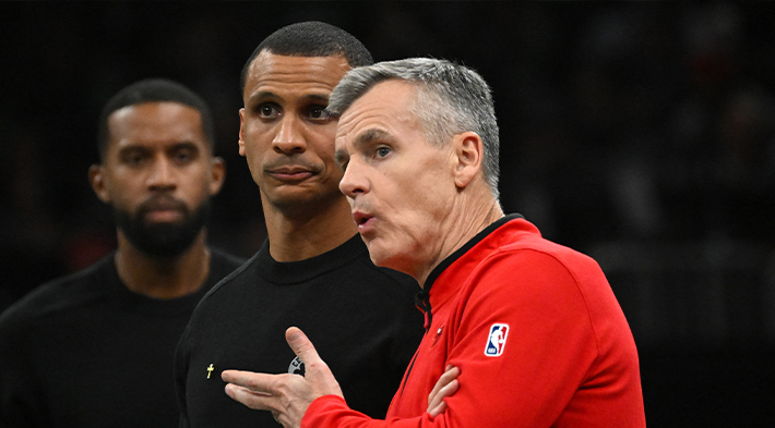 Rapport : Le Kentucky a contacté Billy Donovan au sujet de son poste d'entraîneur vacant, mais « il a décidé de ne pas poursuivre »