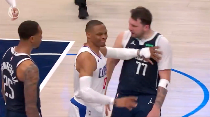 Russell Westbrook a été expulsé après avoir perdu son sang-froid face à Luka Doncic et PJ Washington