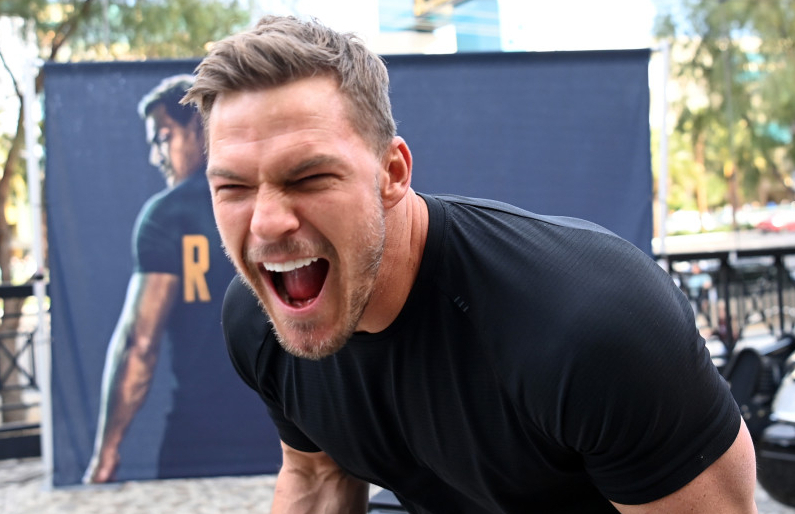 Tout ce qui est nouveau sur Netflix pour mai 2024, y compris "Bridgerton", un favori culte d'Alan Ritchson et un buffet de John Mulaney