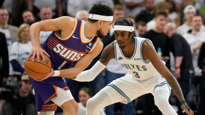 Une énorme soirée de Jaden McDaniels a donné aux loups une avance de 2-0 sur les Suns