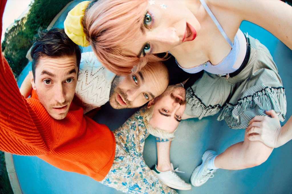 Charly Bliss a annoncé son nouvel album « Forever » en sortant le premier single nostalgique « Nineteen »