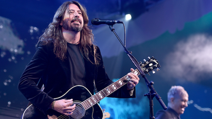 À quelle heure les Foo Fighters sont-ils sur scène pour la tournée « Everything Or Nothing At All » ?