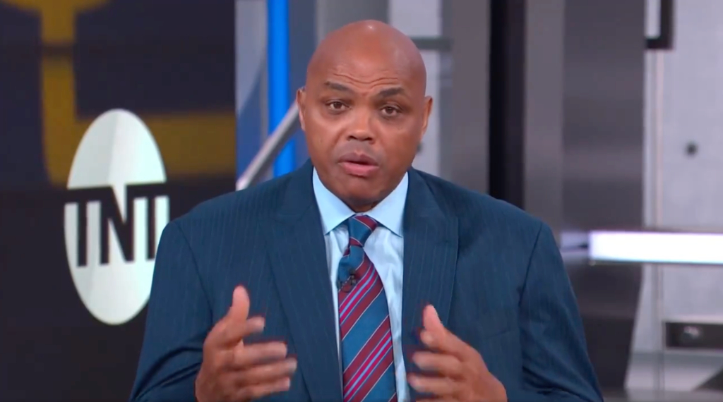 Charles Barkley supplie tout le monde d'arrêter les trucs de Michael Jordan avec Anthony Edwards