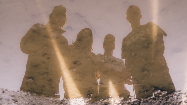 DIIV livre le maussade « Raining On Your Pillow », le dernier single du pré-album de « Frog In Boiling Water »