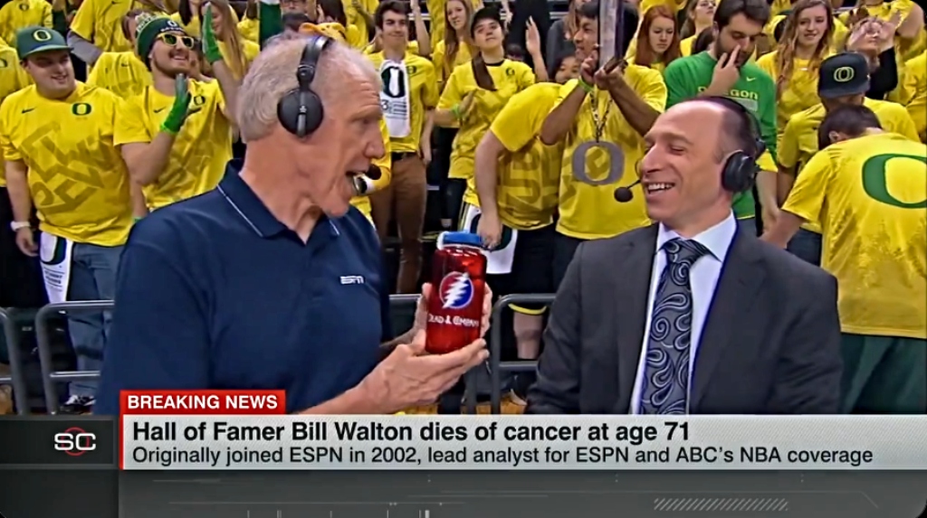 Dave Pasch s'est souvenu de son ami et partenaire de diffusion de longue date, Bill Walton