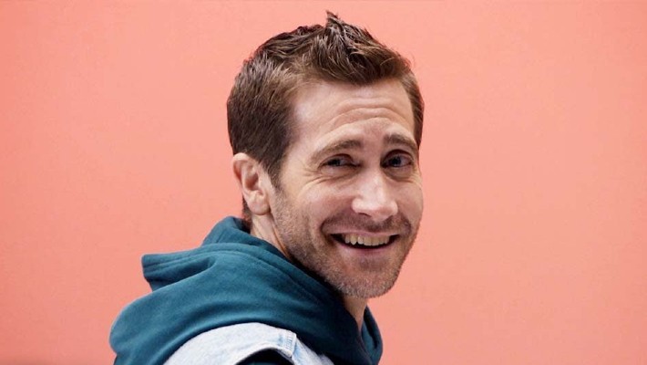 Jake Gyllenhaal et les acteurs de SNL découvrent la vérité sur la fast fashion dans un sketch "SNL"