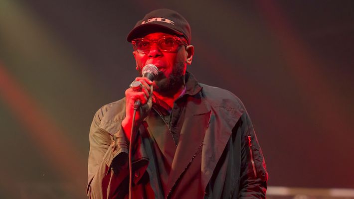 Le style libre de Yasiin Bey sur « Like That » fait penser aux fans qu'il a dénoncé Drake, Kendrick Lamar et J. Cole