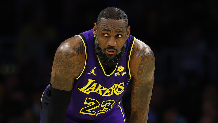 LeBron James a souligné qu'il n'aurait pas de nouvelles de son avenir avant d'avoir parlé avec sa famille