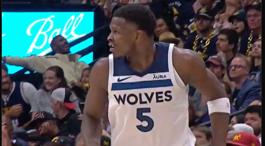 Les Wolves ont volé le premier match aux Nuggets derrière le sommet en carrière d'Anthony Edwards en séries éliminatoires