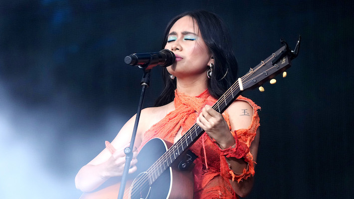 NIKI a annoncé sa plus grande tournée mondiale à ce jour pour soutenir son troisième album à venir « Buzz »