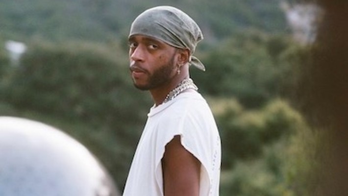6lack se concentre uniquement sur la musique avec son nouveau single « F*ck The Rap Game »