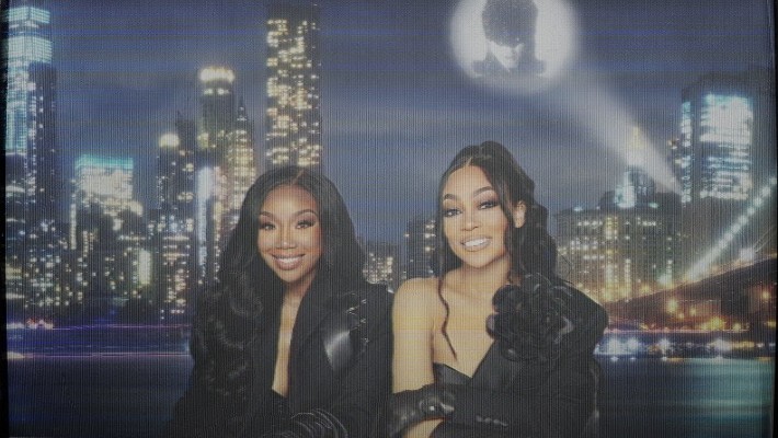 Ariana Grande, Brandy et Monica se réunissent pour un remix unique de "The Boy Is Mine"