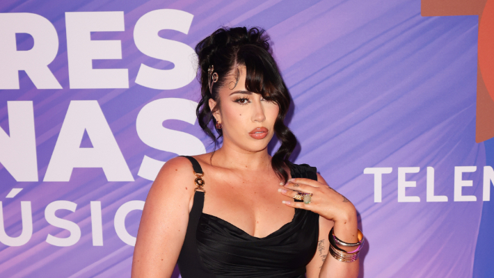 Kali Uchis sort "Never Be Yours", le premier morceau de la chanteuse depuis son congé de maternité