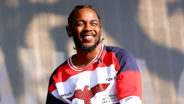 Kendrick Lamar a montré la fierté de sa ville natale lors de son discours surprise d'ouverture du Compton College