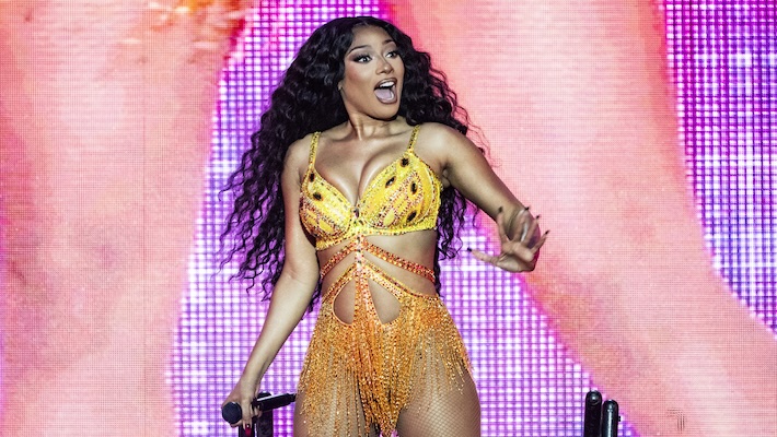 La tracklist « Megan » de Megan Thee Stallion comprend Victoria Monét, UGK et même une référence à un serpent en japonais