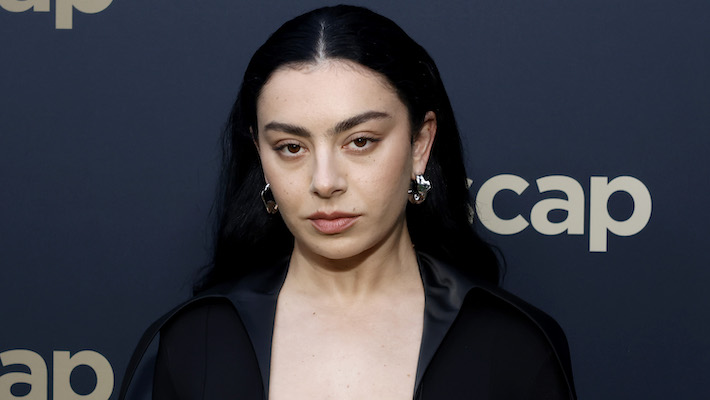 Le nouvel album de Charli XCX « Brat » : tout ce qu'il faut savoir, y compris la date de sortie, la tracklist et plus