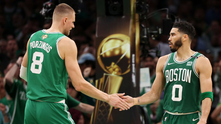Les Celtics ont remporté leur 18e championnat avec une victoire catégorique dans le cinquième match contre les Mavs