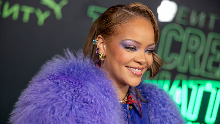 Rihanna s'intéresse au front alors qu'elle choisit l'actrice qu'elle voudrait voir dans son biopic