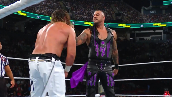 Damian Priest a déjoué la tentative de retrait de Drew McIntyre dans Money In The Bank et a conservé le titre de champion du monde des poids lourds