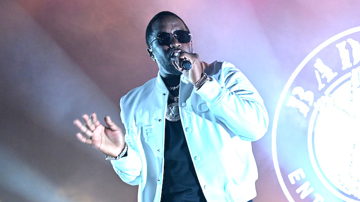 Diddy est à nouveau poursuivi en justice, cette fois par une ancienne star du porno pour des allégations de trafic sexuel
