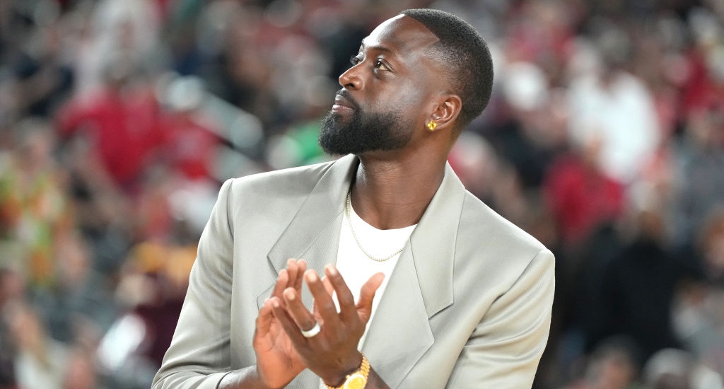 Dwyane Wade et Carmelo Anthony ont raconté une histoire incroyable à propos de Michael Jordan et Magic Johnson « vraiment dire de la merde » lors de la cérémonie NBA 75