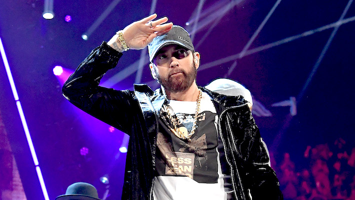Étonnamment, Eminem ouvre « The Death Of Slim Shady » en défendant plutôt qu'en offensant Kendrick Lamar, Lil Wayne, Kanye West et bien d'autres