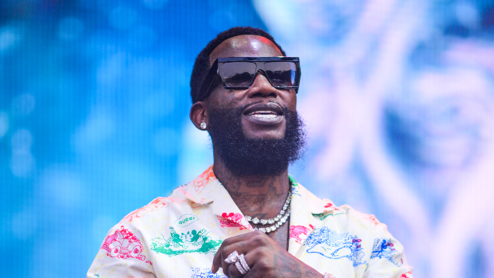 Gucci Mane veut signer deux nouveaux artistes sur son label, mais les gens mettent en garde les musiciens contre une « malédiction »