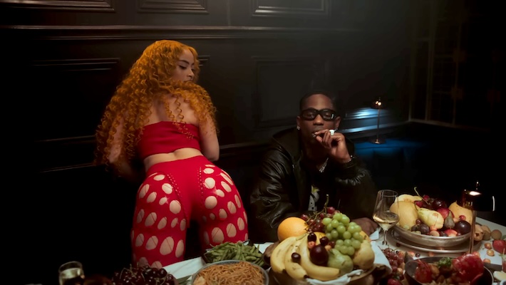 Ice Spice danse dans le twerk à travers New York avec Travis Scott dans la vidéo officielle « Oh Shhh… »