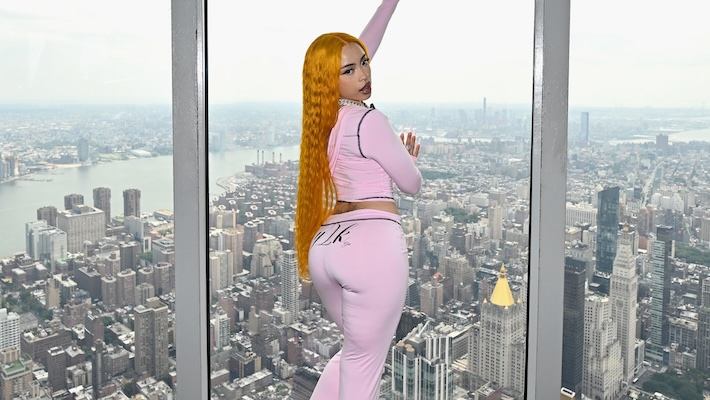 Ice Spice fait tourner les têtes avec son single égocentrique, « Oh Shhh… » avec Travis Scott