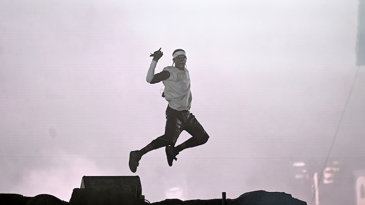 La tournée Circus Maximus de Travis Scott a de nouveau plongé l'Italie dans une frénésie semblable à un tremblement de terre