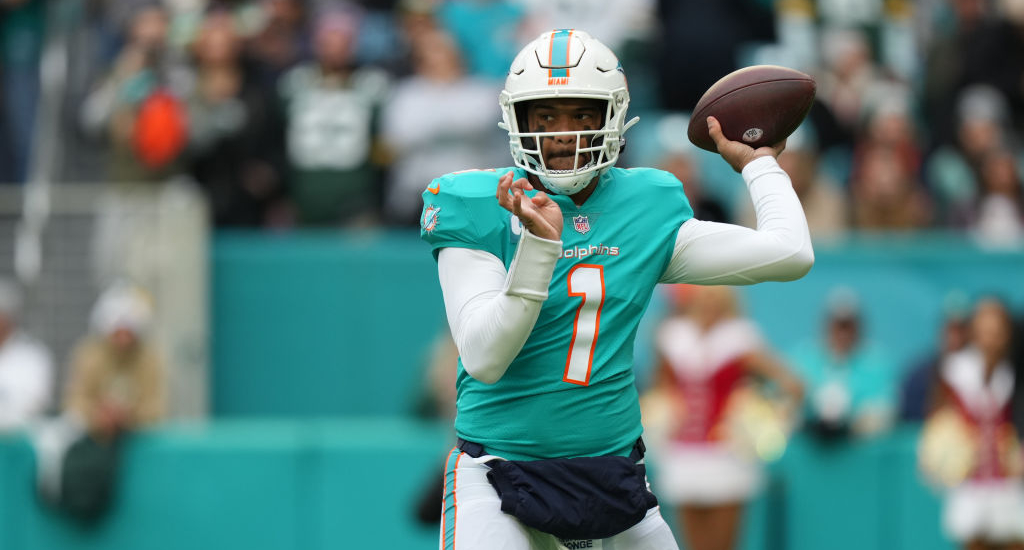 Les Dolphins ont offert à Tua Tagovaila un contrat de 4 ans, d'une valeur de 212,4 millions de dollars