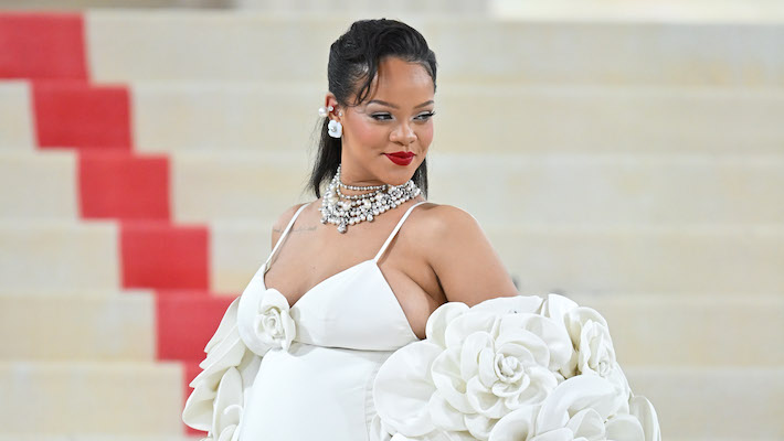 « Les Schtroumpfs, le film » : tout ce qu'il faut savoir sur le retour de Rihanna et de ses amis au village des Schtroumpfs