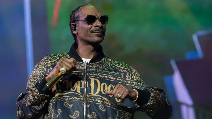 Oh Seigneur, la chaîne de chèvre glacée de Snoop Dogg a donné lieu à de nombreuses rumeurs satanistes