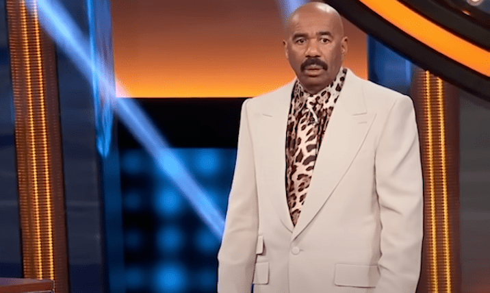 Steve Harvey est resté confus après avoir omis de reconnaître deux grands acteurs de Marvel dans une question sur « Family Feud »